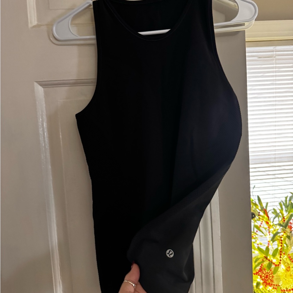 Lululemon tank top - Picture 3 of 5